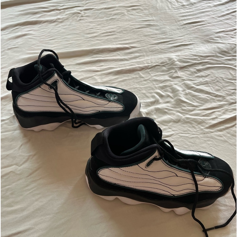 Boys Air Jordan’s - Picture 9 of 9